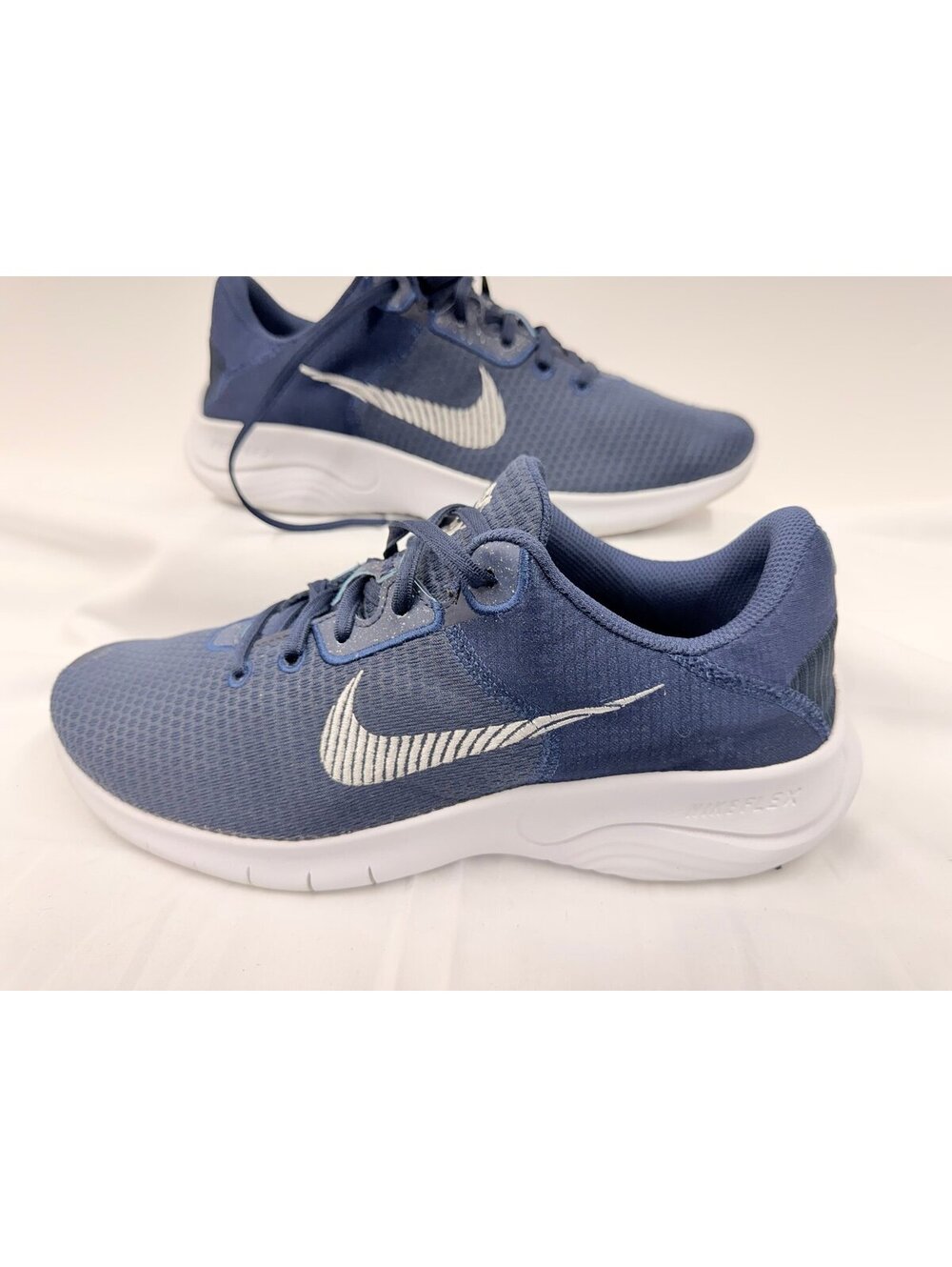 Nike Flex Experience Run Men’s Road Running Shoes Midnight Navy. Size 10